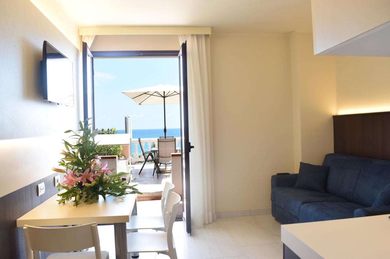 Del Prado Aparthotel Riva Ligure Exterior photo