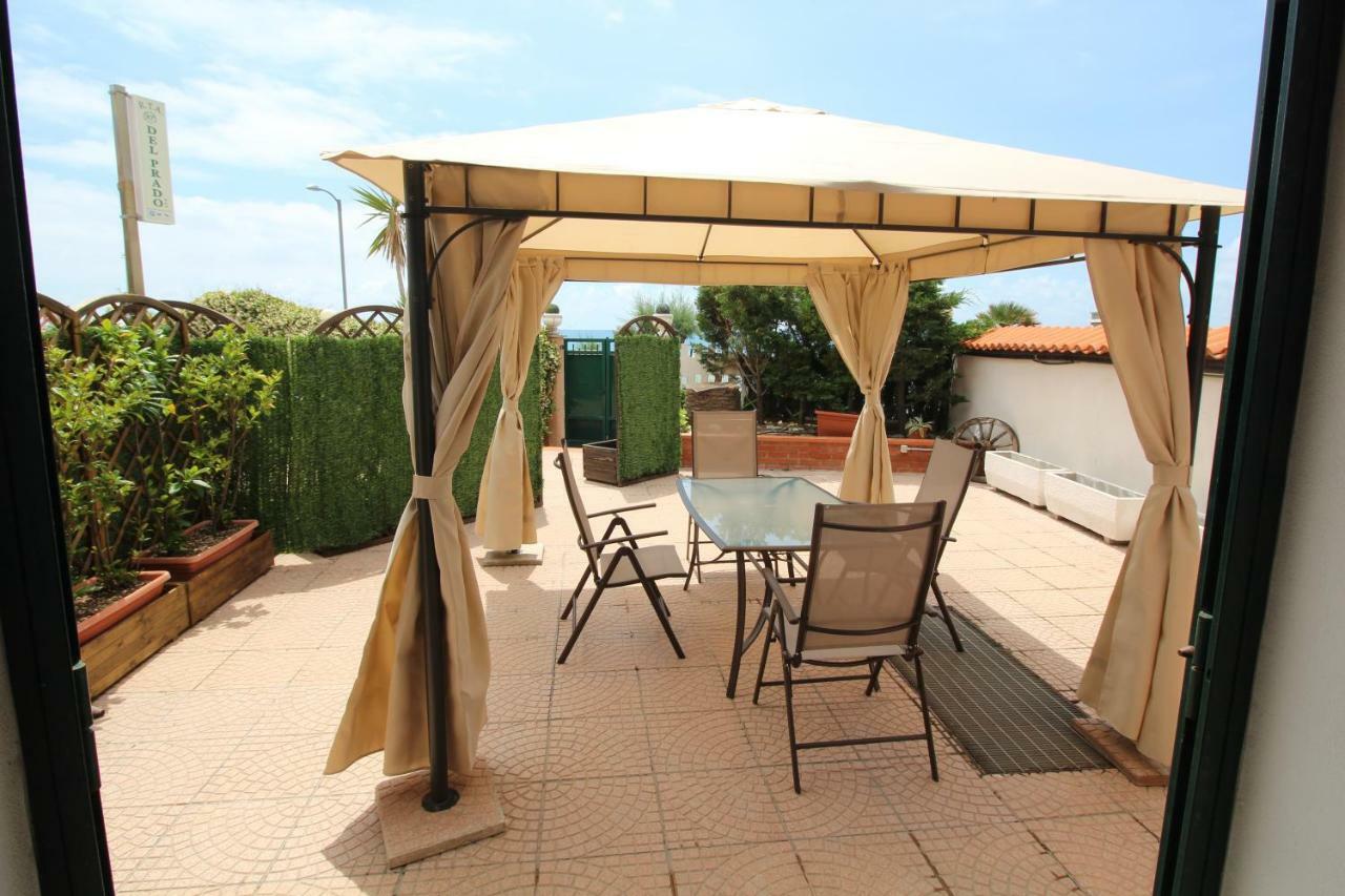 Del Prado Aparthotel Riva Ligure Exterior photo