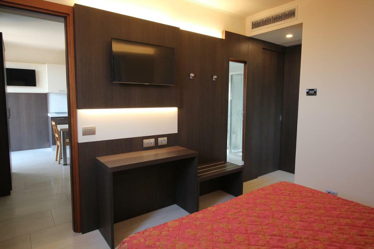 Del Prado Aparthotel Riva Ligure Exterior photo