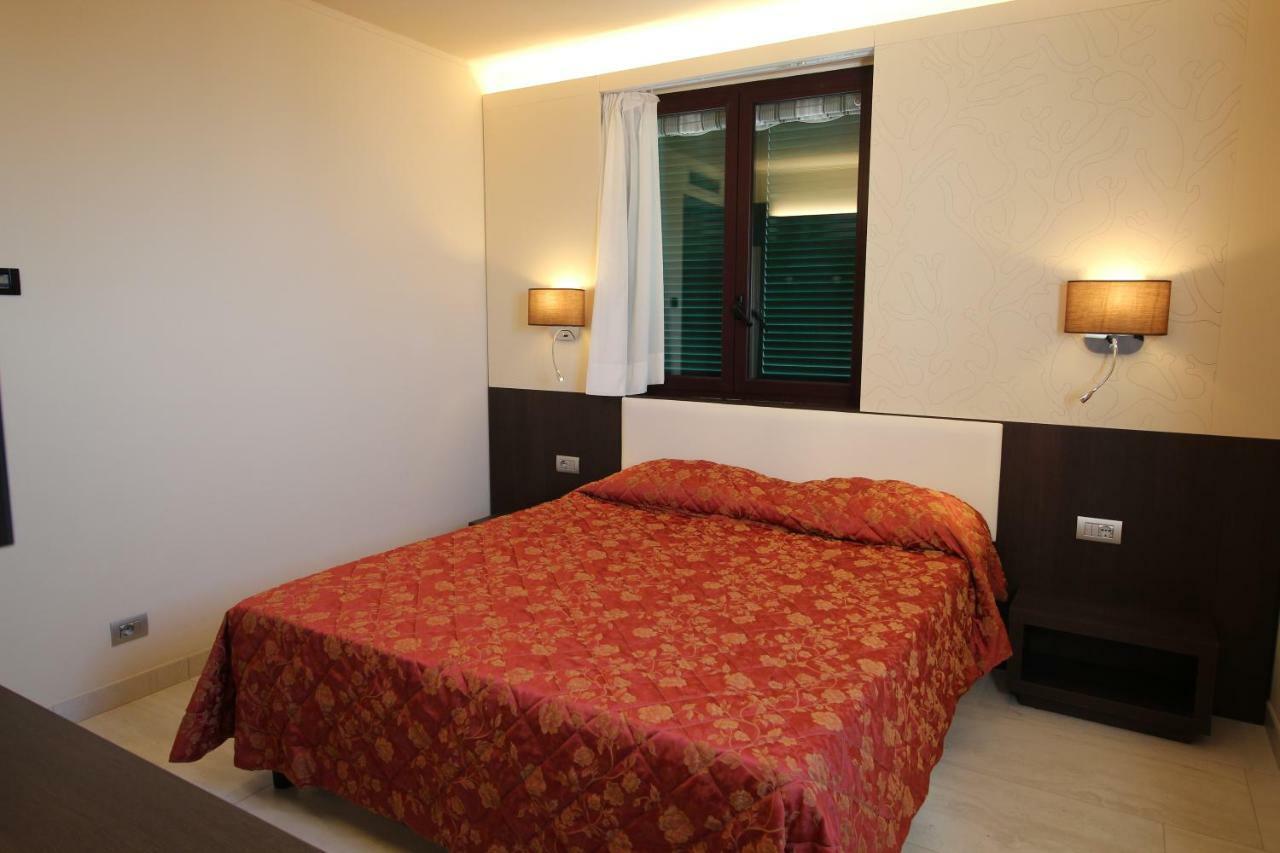 Del Prado Aparthotel Riva Ligure Exterior photo